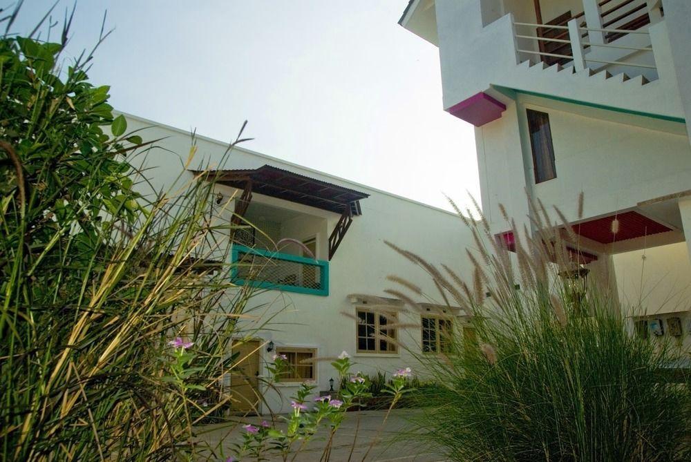 Family Hotel Gradia 2 Batu  Exteriér fotografie